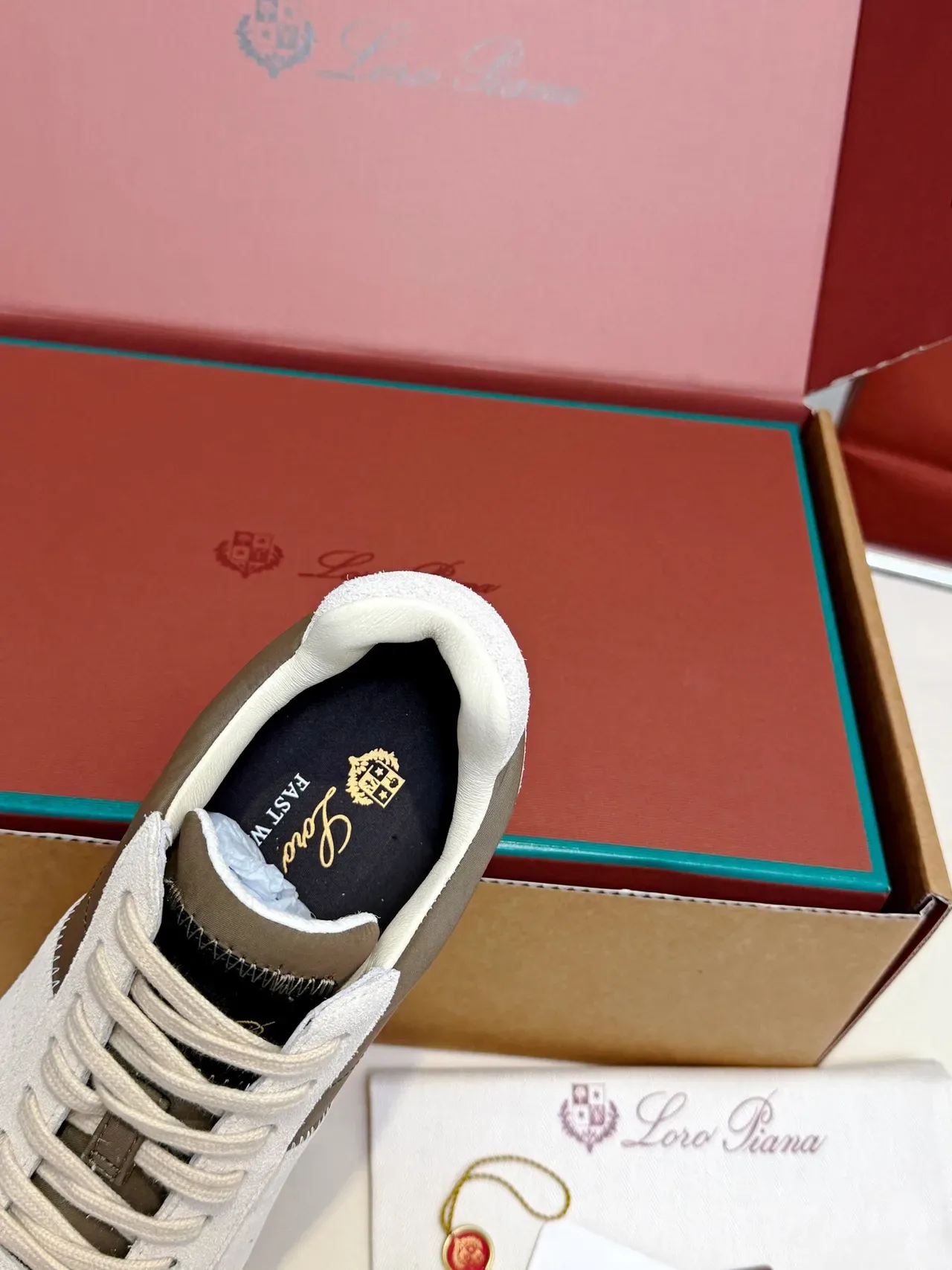 Loro Piana Chaussures basses en daim et textile 2