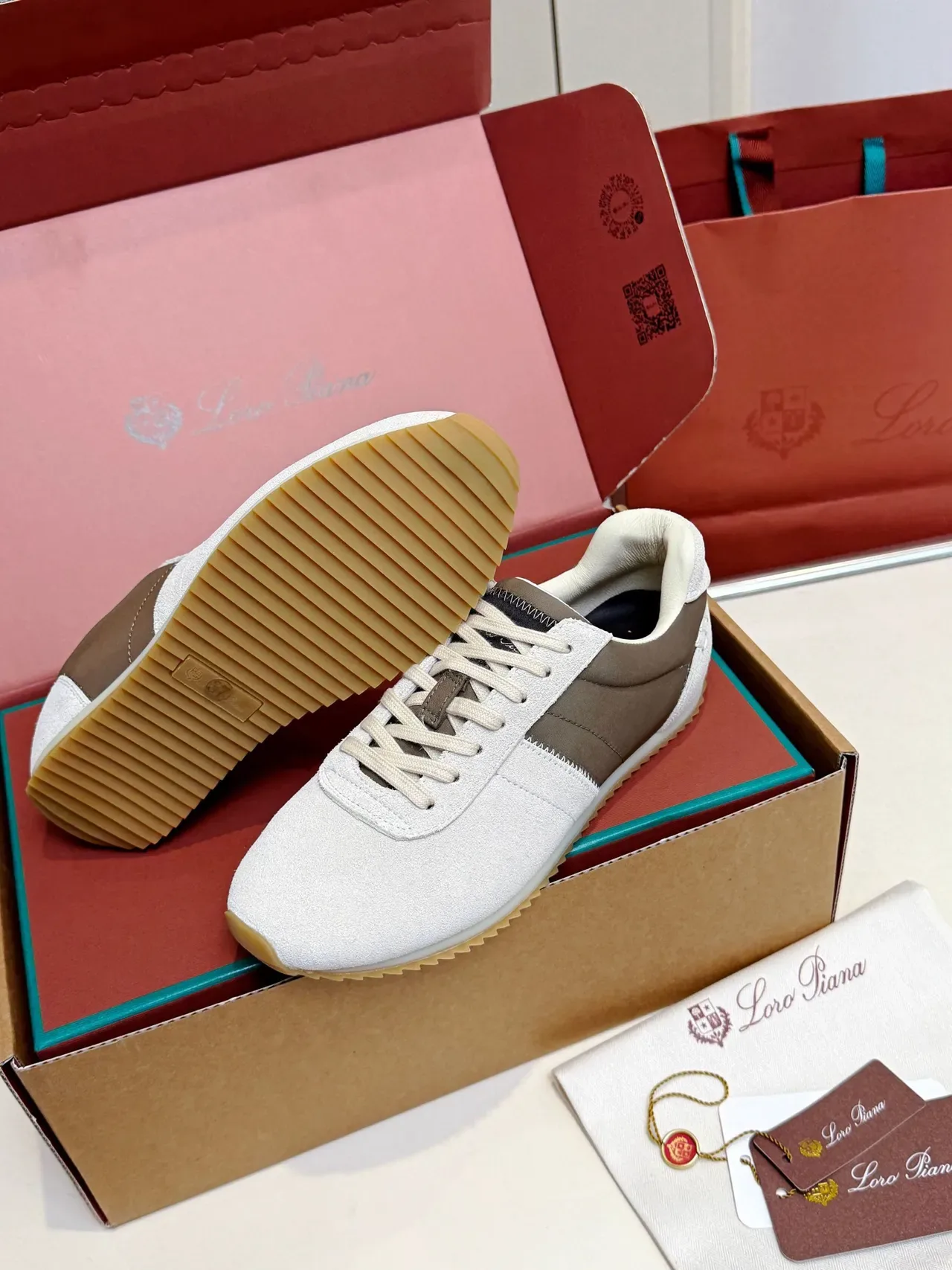 Loro Piana Chaussures basses en daim et textile 3