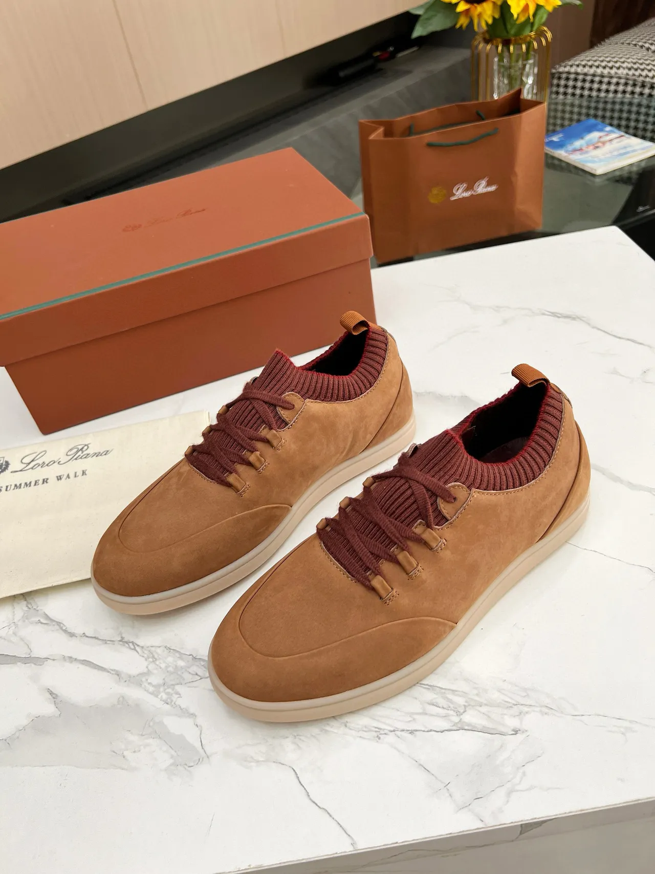 Loro Piana Chaussures Casuales en Daim Tan et Col Tricoté Bordeaux 5