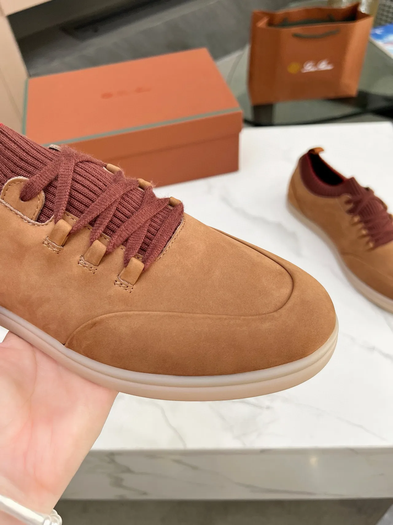 Loro Piana Chaussures Casuales en Daim Tan et Col Tricoté Bordeaux 6
