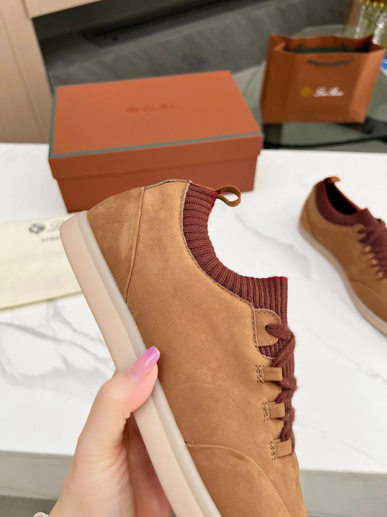 Loro Piana Chaussures Casuales en Daim Tan et Col Tricoté Bordeaux 7