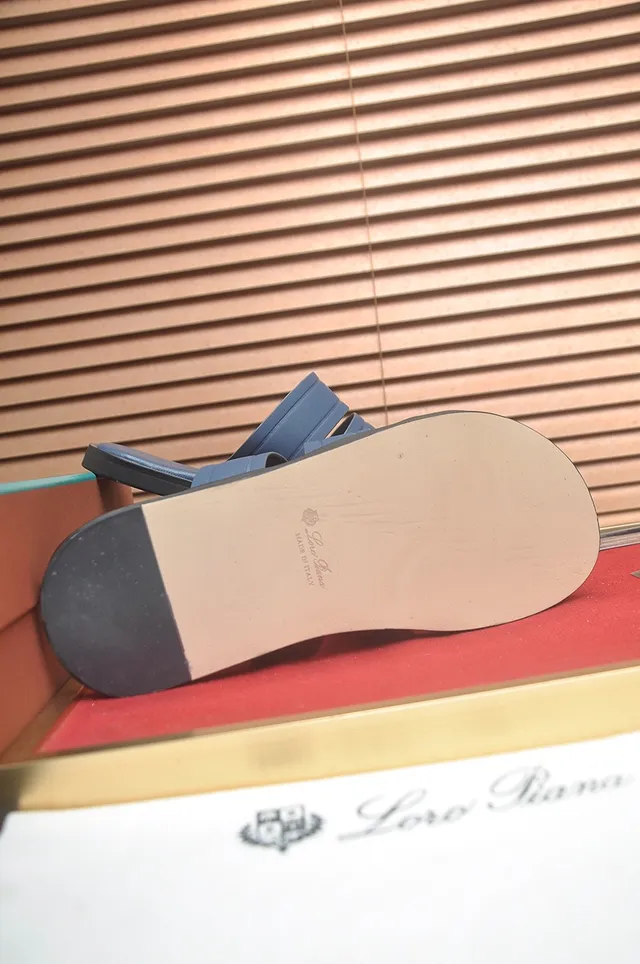 Loro Piana Sandales à trois brides Bleu Noir Semelle moulée Casual 8