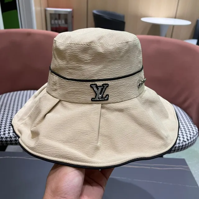 Louis Vuitton Beige Noir Borde Plissé Couronne Structurée Chapeau Seau 6