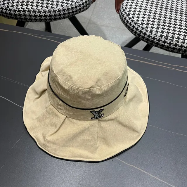 Louis Vuitton Beige Noir Borde Plissé Couronne Structurée Chapeau Seau 8