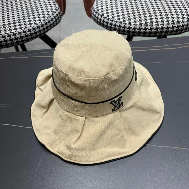 Louis Vuitton Beige Noir Borde Plissé Couronne Structurée Chapeau Seau 9