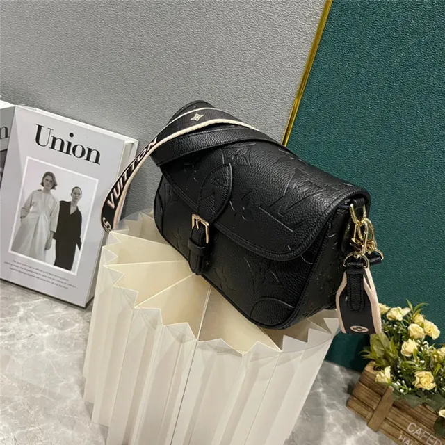 Louis Vuitton Beige Marron Monogramme Embossé Cuir Large Sangle Tressée Sac de selle 8