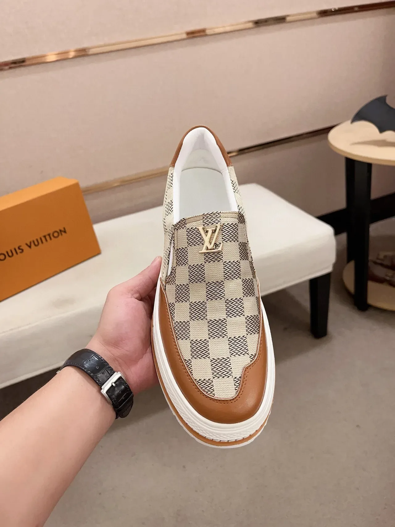 Louis Vuitton Beige Brown Slip-On Chaussures Lifestyle en Toile Monogram 2