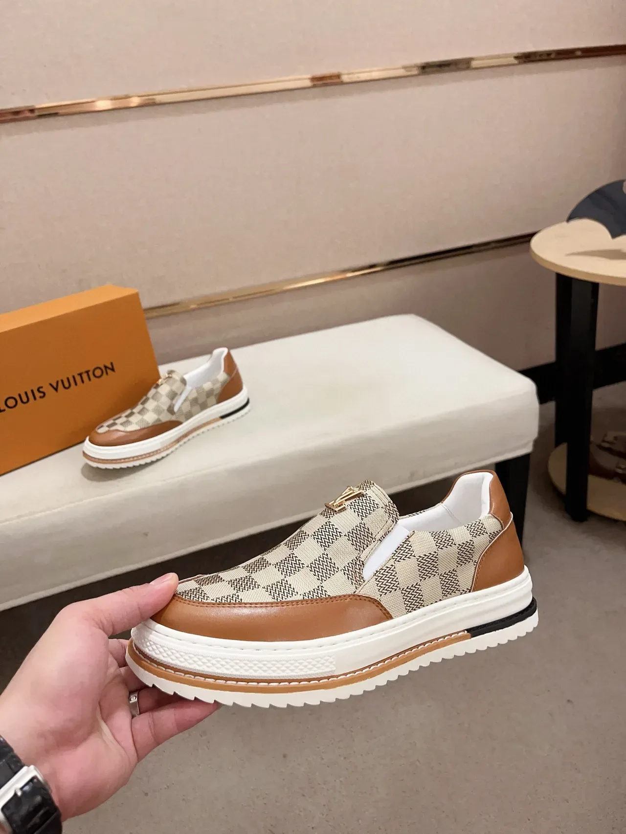 Louis Vuitton Beige Brown Slip-On Chaussures Lifestyle en Toile Monogram 3