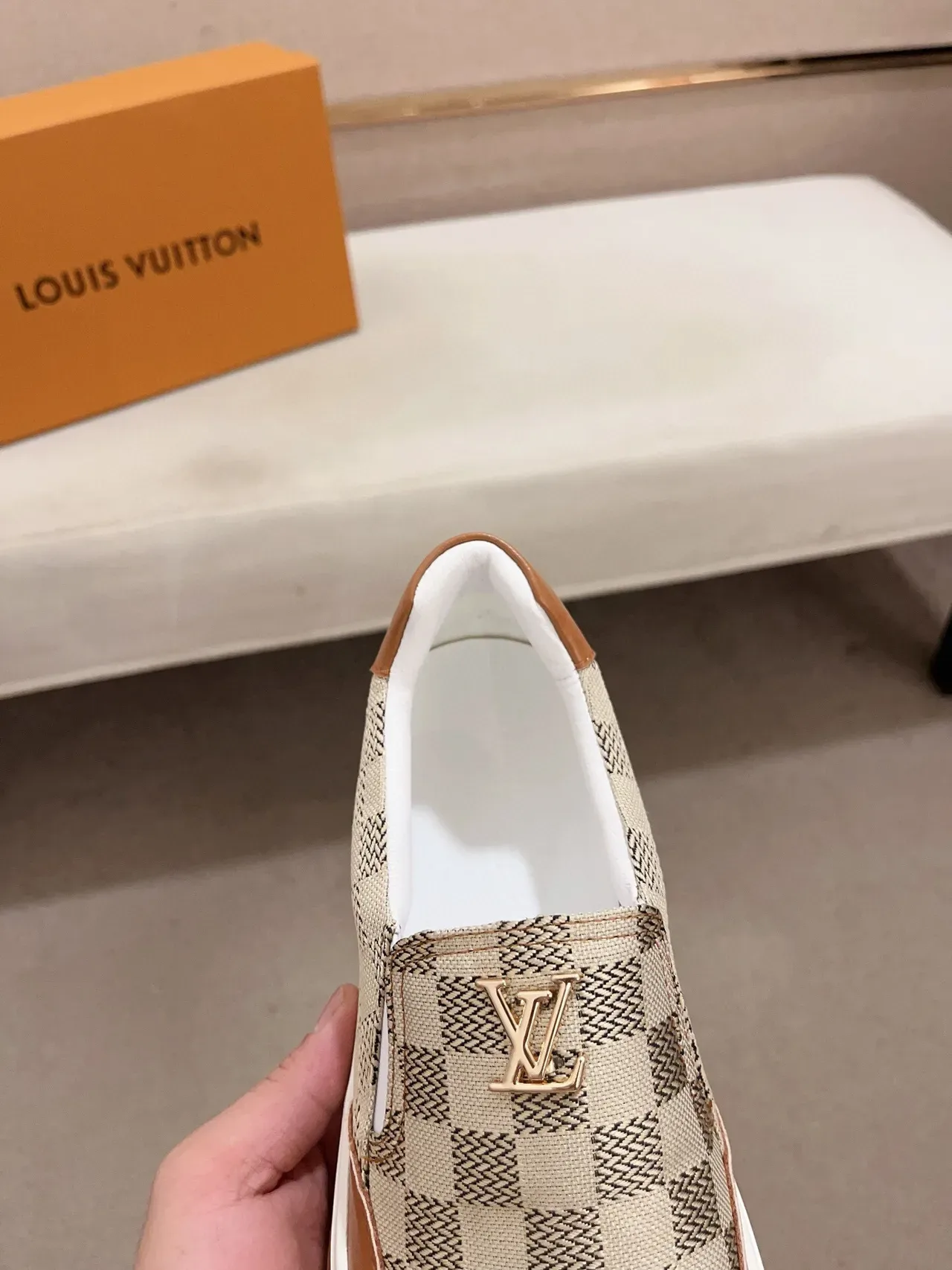 Louis Vuitton Beige Brown Slip-On Chaussures Lifestyle en Toile Monogram 6