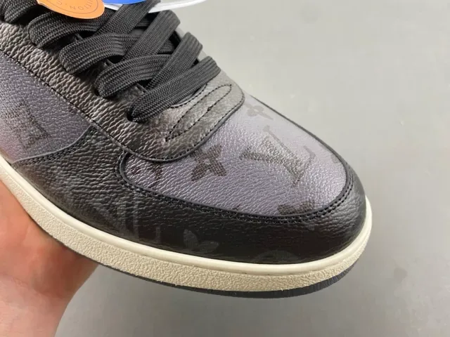 Louis Vuitton Noir Beige Monogrammées Cuir Construction Cupsole Lifestyle Sneakers 2