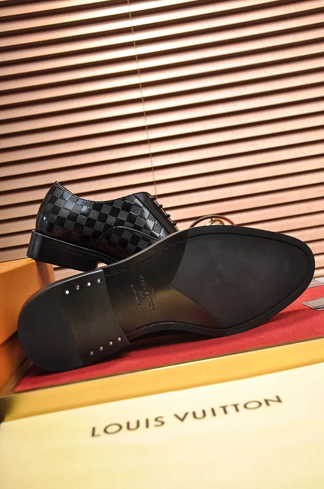 Louis Vuitton Sapatos Oxford de couro patentado preto com bico redondo Damier Graphite 3