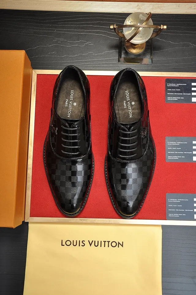Louis Vuitton Sapatos Oxford de couro patentado preto com bico redondo Damier Graphite 5