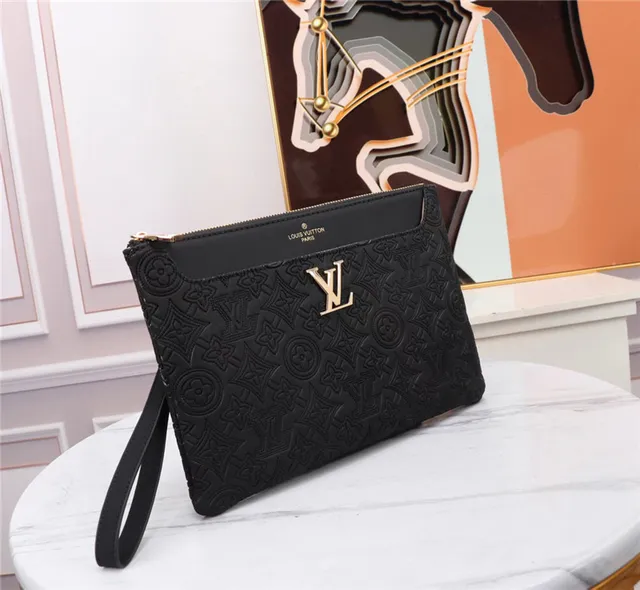 লুইস ভিটন কালো সোনা এমবসড Monogram Empreinte Leather LV Turn-Lock Clasp Wristlet 8