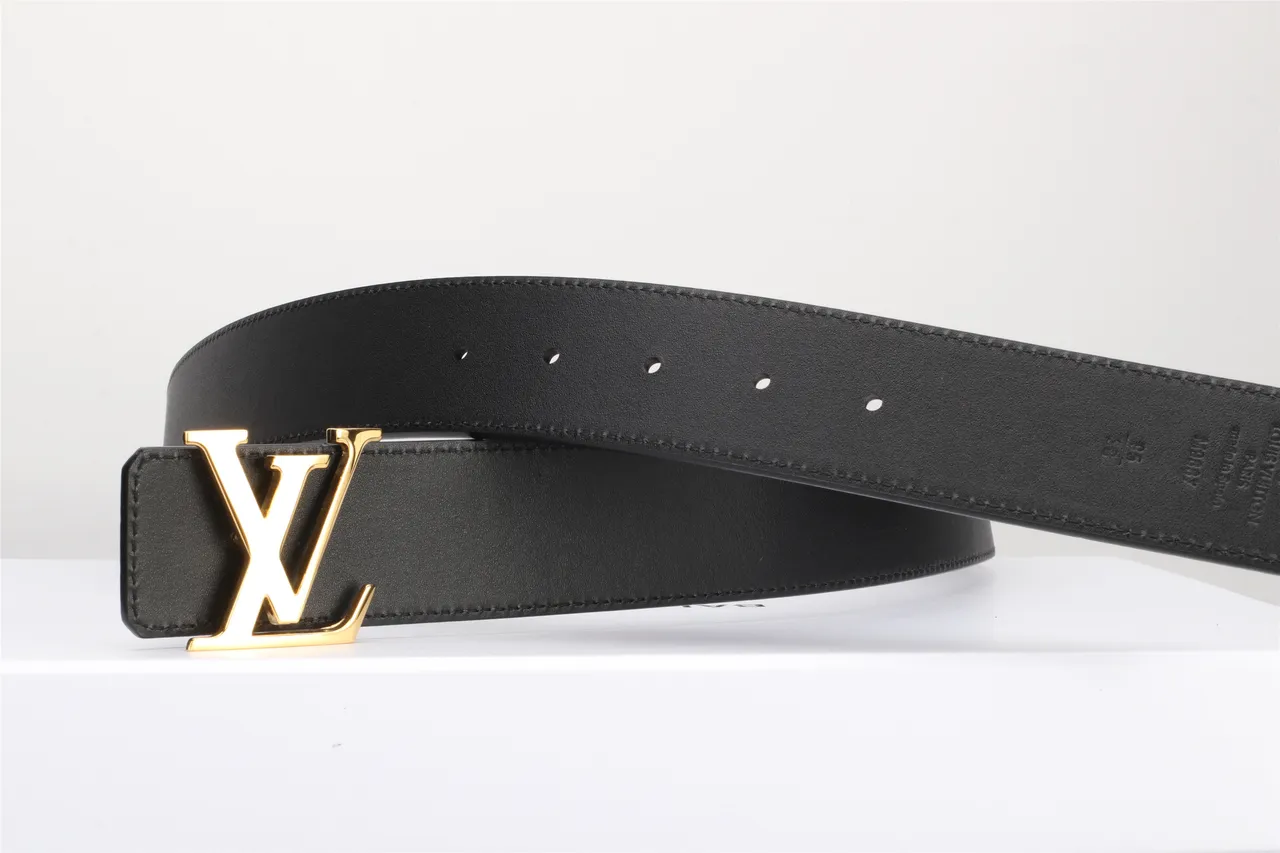 Louis Vuitton Black Gold Smooth LV Monogram Buckle Leather Belt 5