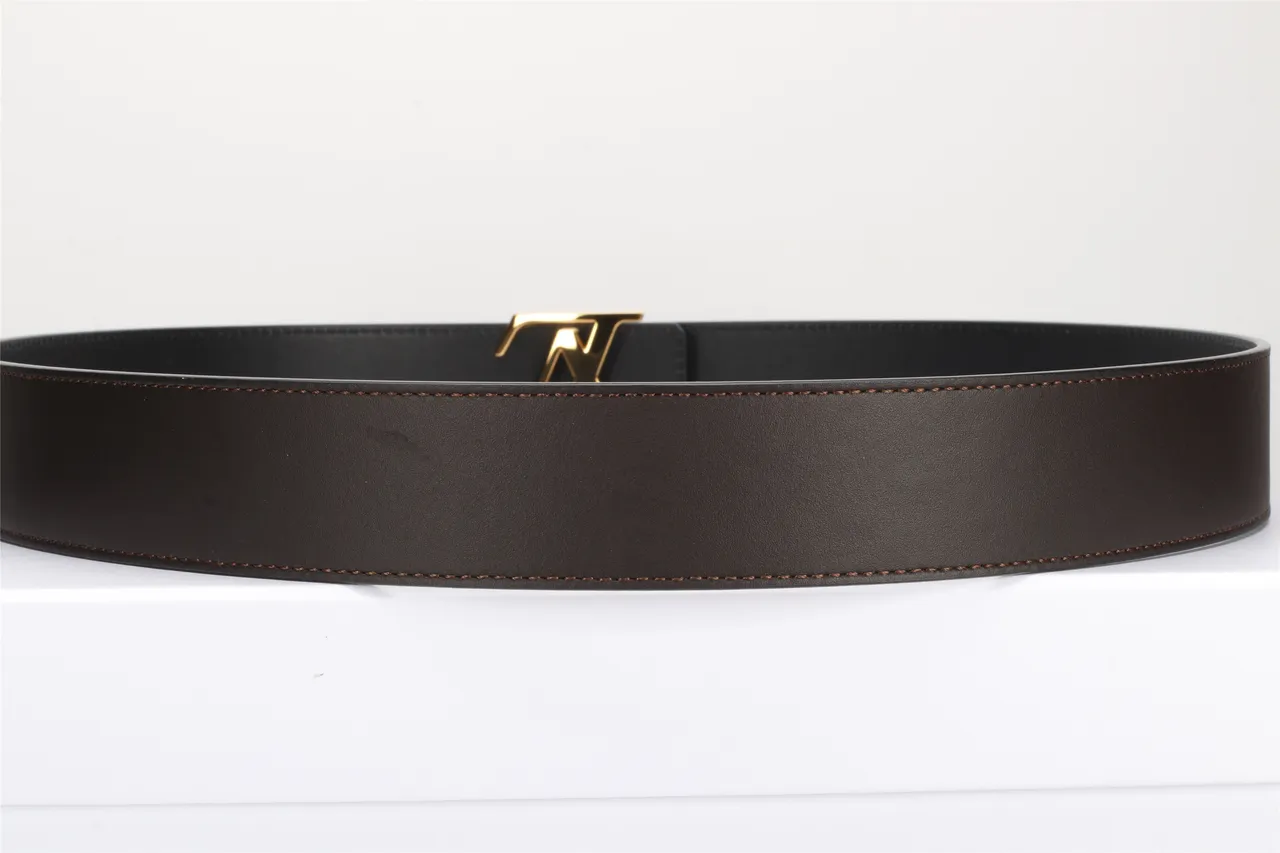 Louis Vuitton Black Gold Smooth LV Monogram Buckle Leather Belt 6