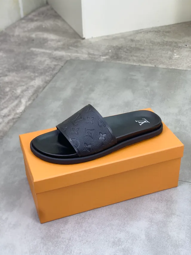 Louis Vuitton Black Monogram-Embossed Leather Strap Flat Molded Sole Slippers 3