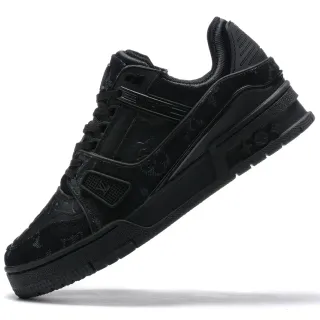 Louis Vuitton Sneakers Lifestyle de Lona Negra con Monograma y Suela Esculpida Chunky
