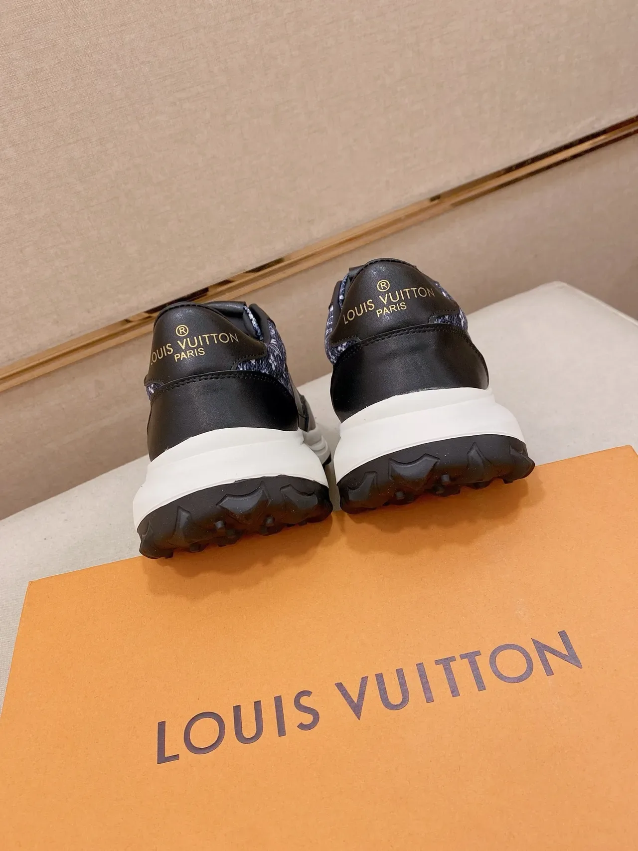 Louis Vuitton Sneakers Lifestyle Noir Marine Monogramme Textile Cuir Superpositions 3