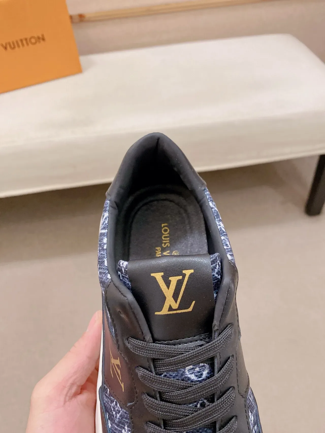 Louis Vuitton Sneakers Lifestyle Noir Marine Monogramme Textile Cuir Superpositions 4