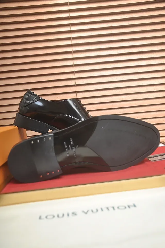 Louis Vuitton Chaussures Oxford Cuir Patenté Noir Bout Capoté 3