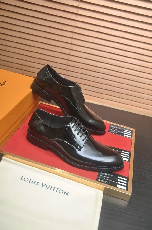 Louis Vuitton Chaussures Oxford Cuir Patenté Noir Bout Capoté 4