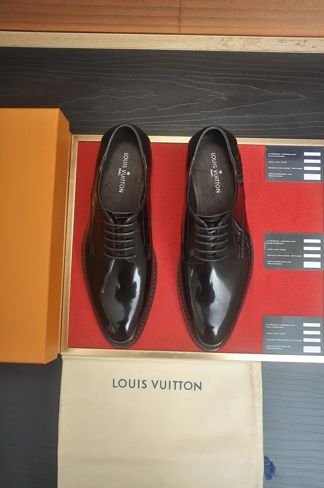 Louis Vuitton Chaussures Oxford Cuir Patenté Noir Bout Capoté 5
