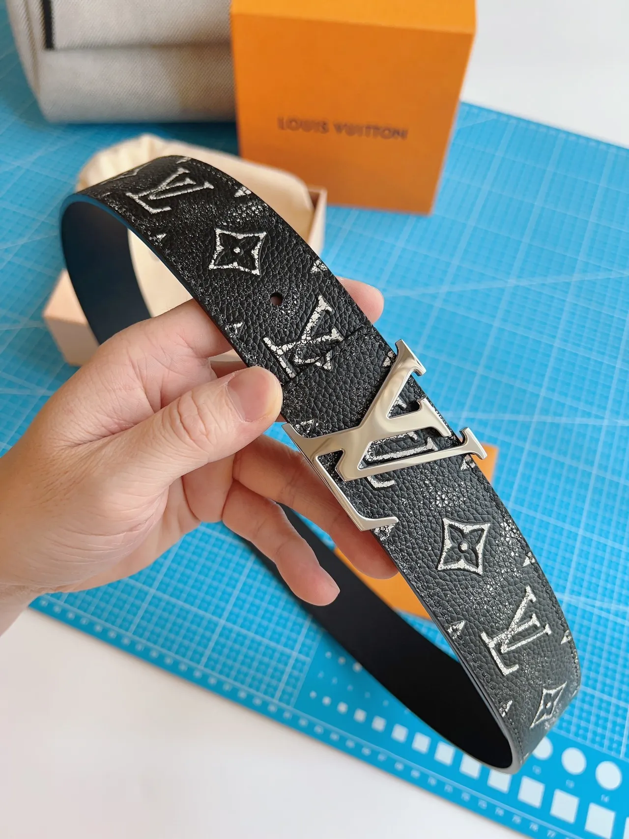 Louis Vuitton Black Silver Monogram-Printed Glitter-Flecked Leather Belt 4