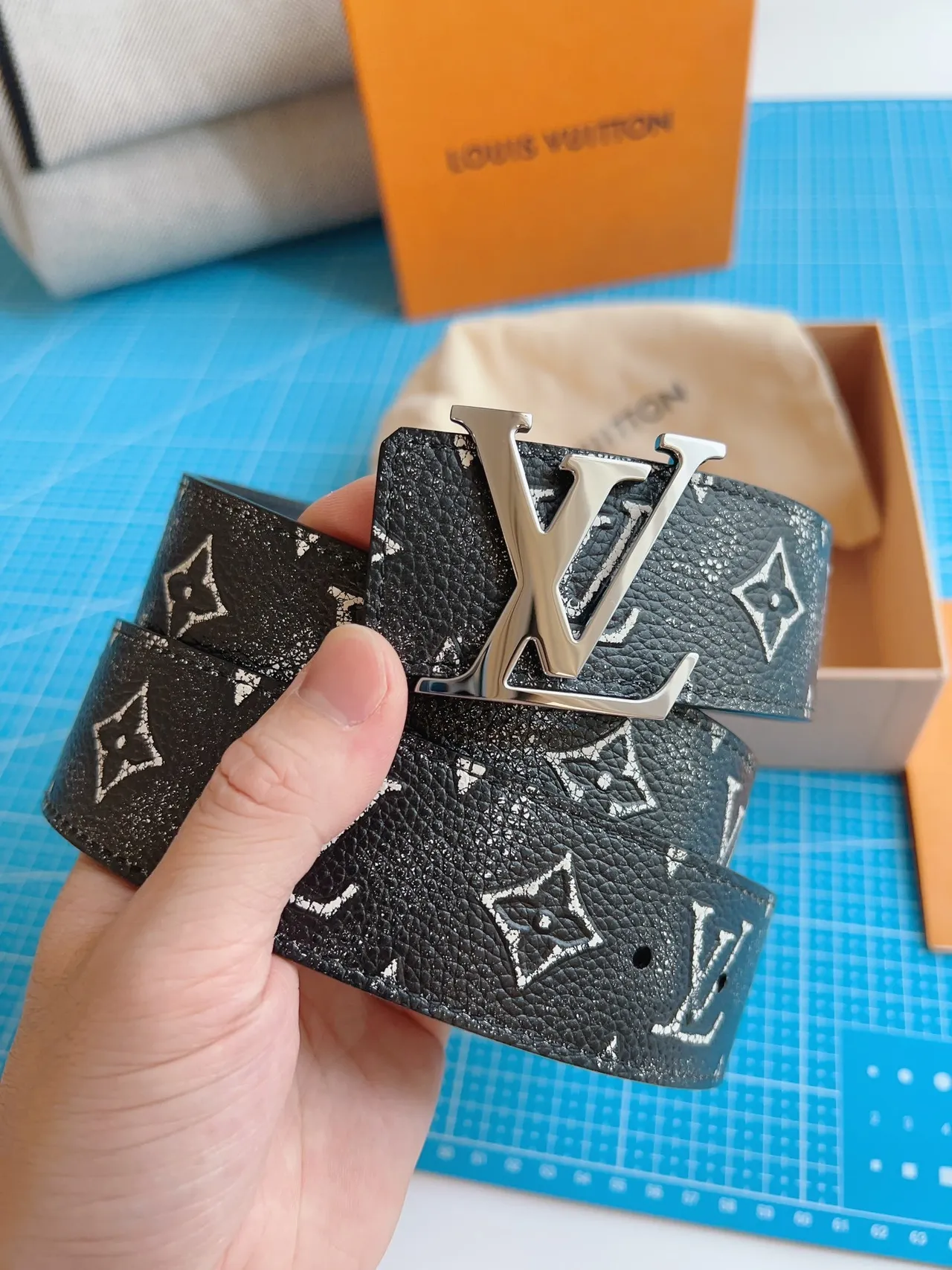 Louis Vuitton Black Silver Monogram-Printed Glitter-Flecked Leather Belt 9