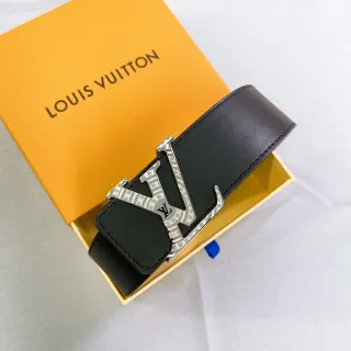 Louis Vuitton কালো সিলভার বড় মোনোগ্রাম বাকেল নকশা ফুল নকশা চামড়ার বেল্ট
