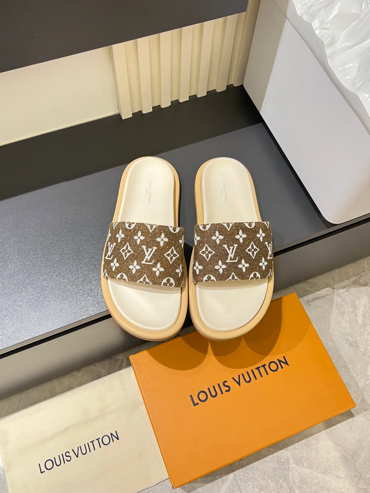 Louis Vuitton Blue White Monogrammed Canvas Strap Flat Rubber Sole Slippers 10
