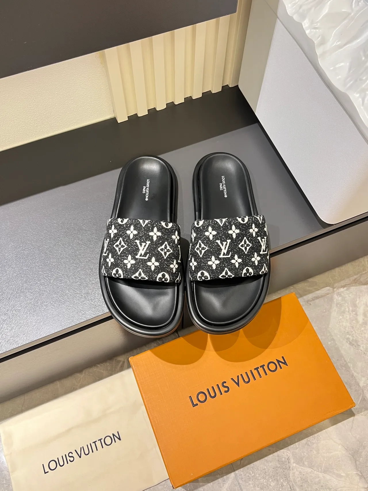 Louis Vuitton Blue White Monogrammed Canvas Strap Flat Rubber Sole Slippers 15