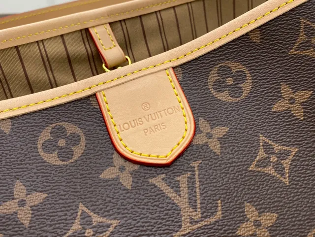 Louis Vuitton Marron Beige Monogramme Toile Souple Hobo Silhouette Sac 6