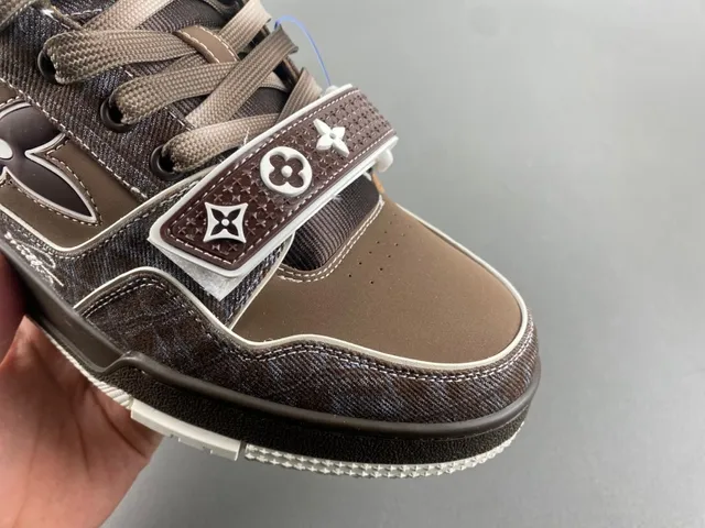 Louis Vuitton Brown Beige Monogram-Print Upper Dual Closure System Lifestyle Sneakers 3
