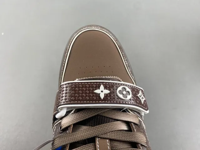 Louis Vuitton Brown Beige Monogram-Print Upper Dual Closure System Lifestyle Sneakers 5