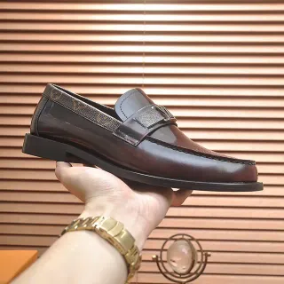 路易威登棕黑抛光皮革印花帆布跟部修饰乐福鞋