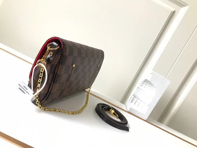 Louis Vuitton Bolsa Marrom Dourado Damier Ebène Xadrez de Lona com Hardware 3
