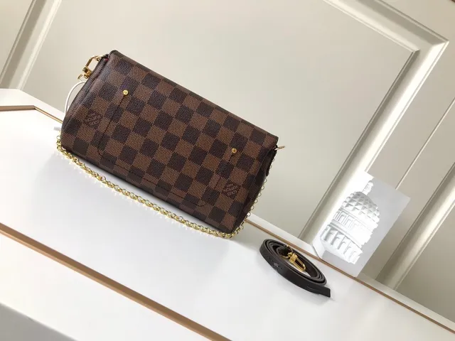 Louis Vuitton Bolsa Marrom Dourado Damier Ebène Xadrez de Lona com Hardware 9