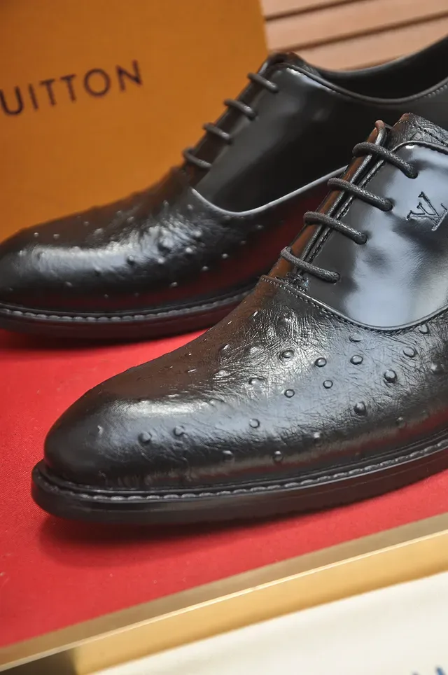 Louis Vuitton Sapatos Oxford Preto Texturizado Avestruz Bico de Tapa 2