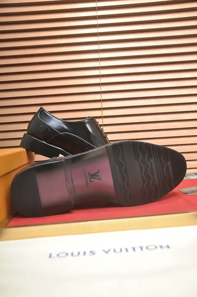 Louis Vuitton Sapatos Oxford Preto Texturizado Avestruz Bico de Tapa 3
