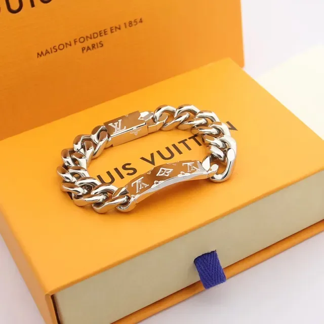 Louis Vuitton Chain Reaction Chunky Curb Chain Bracelet 2