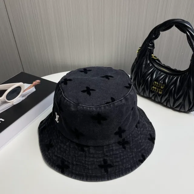Louis Vuitton Chapeau de seau en velours côtelé brodé floral 2