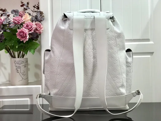 Louis Vuitton Explorer Preto Branco Couro com monograma embossado fechamento de tampa superior mochila casual 13