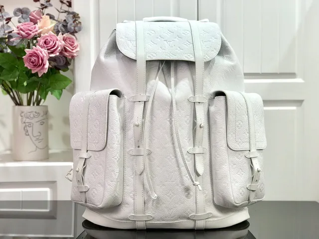 Louis Vuitton Explorer Preto Branco Couro com monograma embossado fechamento de tampa superior mochila casual 19