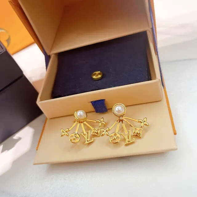 Louis Vuitton Fan Pearl Monogram Earrings 3