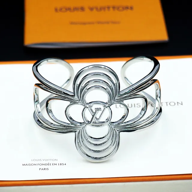 Louis Vuitton Floral Cuff Gold Silver Openwork Motif Interlocking Loop Construction Bracelet 9