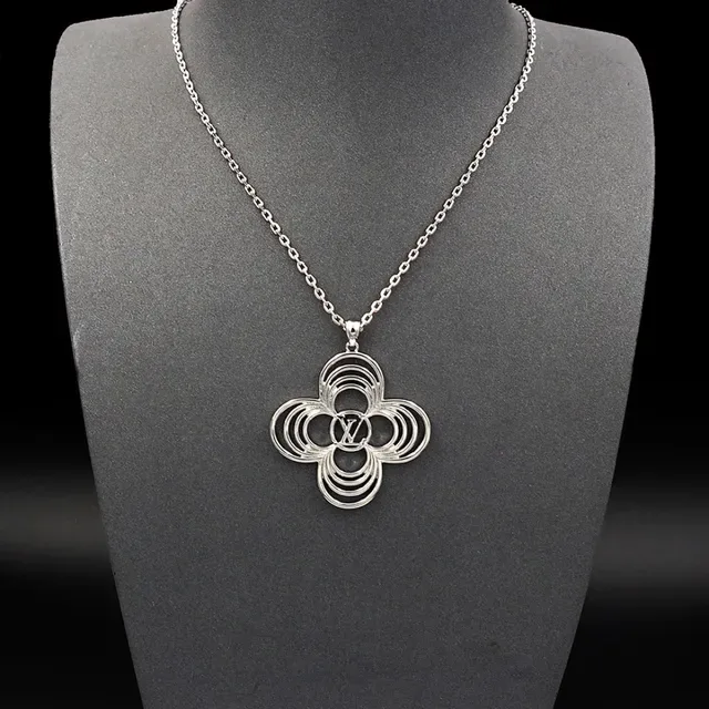 Louis Vuitton Floral Openwork Silver Necklace 11