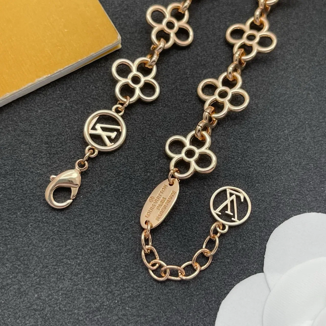 Louis Vuitton Flower Gold Floral Link Chain Openwork Petals Bracelet 4