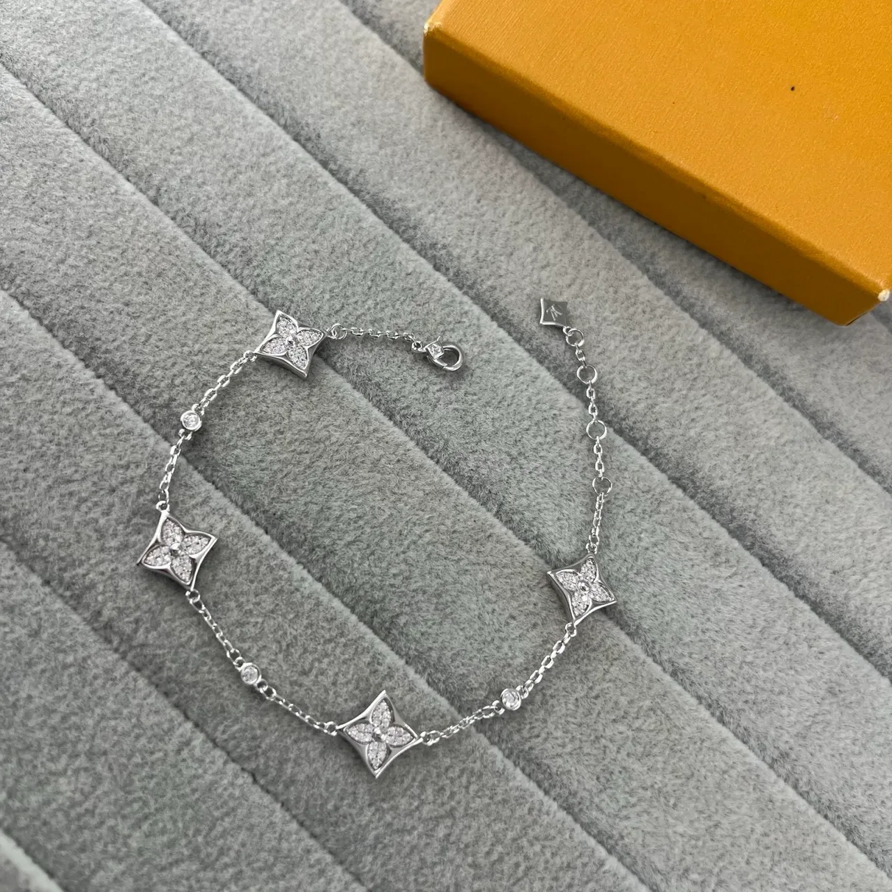 Louis Vuitton Flower Motif Pavé Quatrefoil Chain Bracelet 2