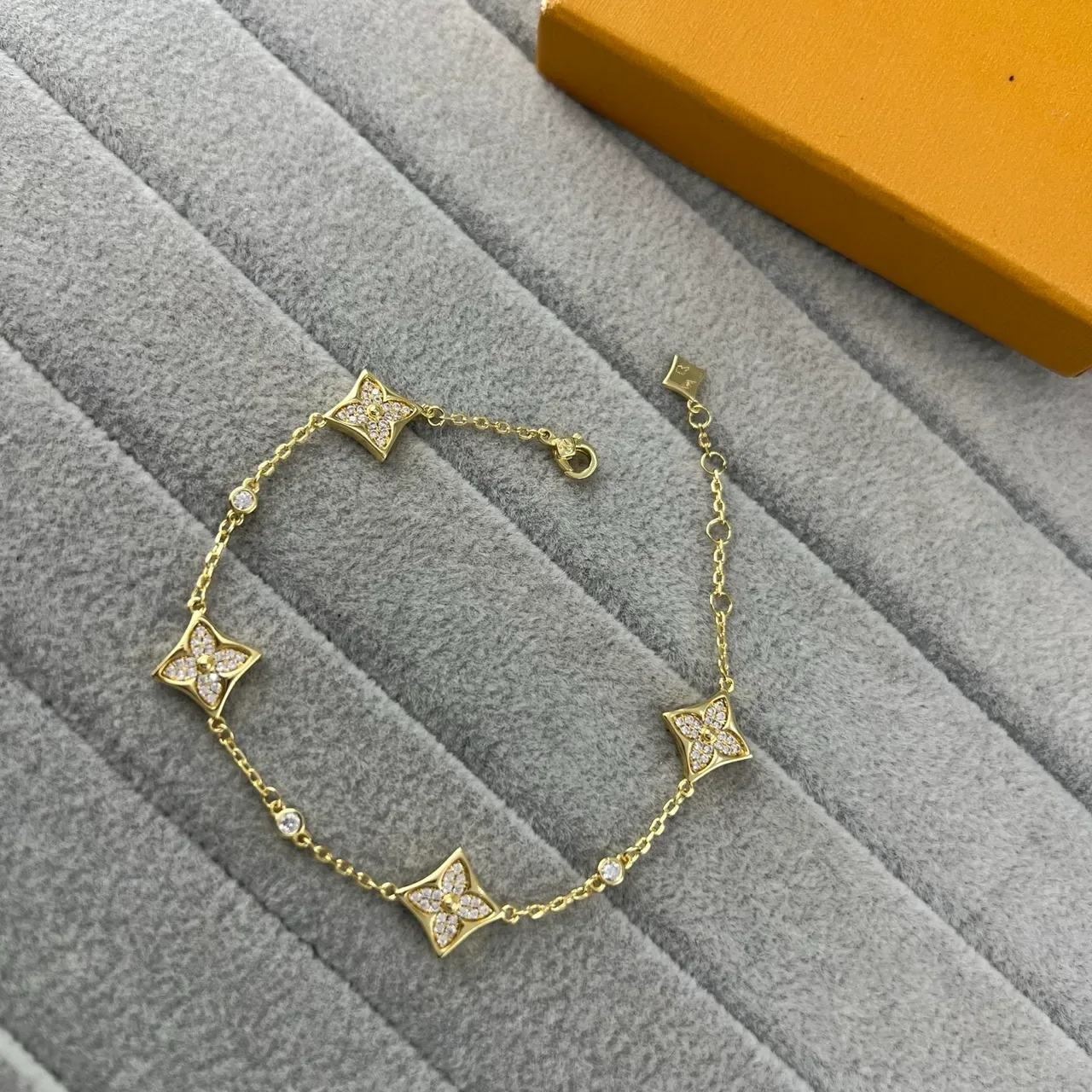 Louis Vuitton Flower Motif Pavé Quatrefoil Chain Bracelet 3