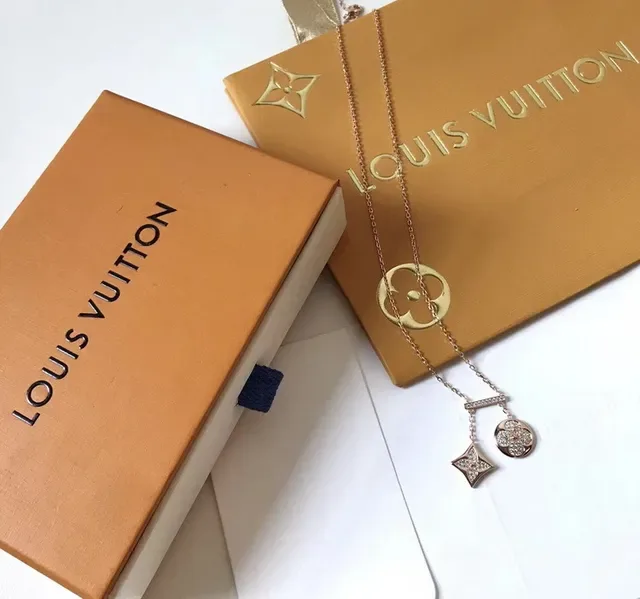 Louis Vuitton Flower & Quatrefoil Pavé Crystal Necklace 8
